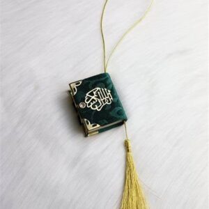 Pendentif Mini-Coran recouvert de velours avec partie dorée – Image 3